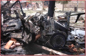 Abb. 18: Häufige Realität und Bedrohung in ISAFIED(improvised explosive device) Anschläge. Fahrzeug nach IED-Anschlag