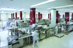 Auf rund 20.000 Quadratmetern Produktionsfläche stellt Pohl-Boskamp Arzneimittel undMedizinprodukte her.