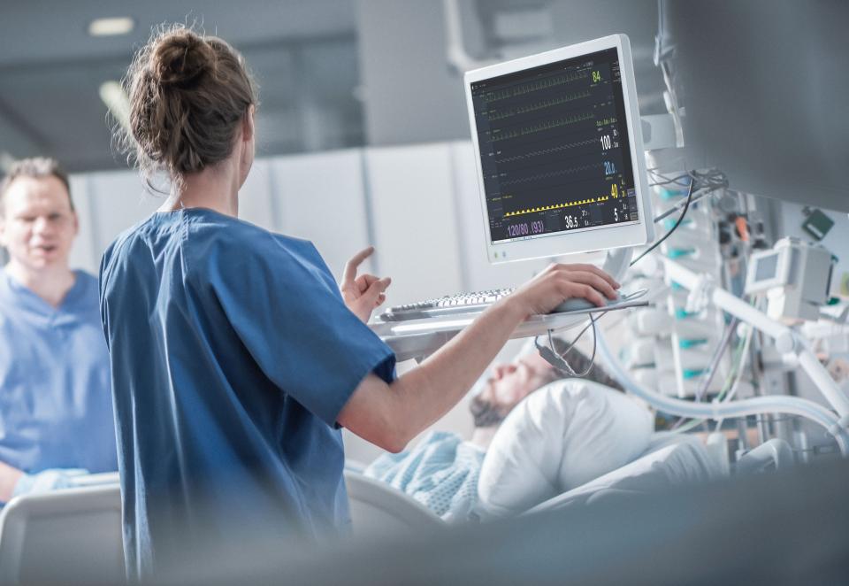 Daten empfangen und Alarmgrenzen kontrollieren - über Medical Grade PCs