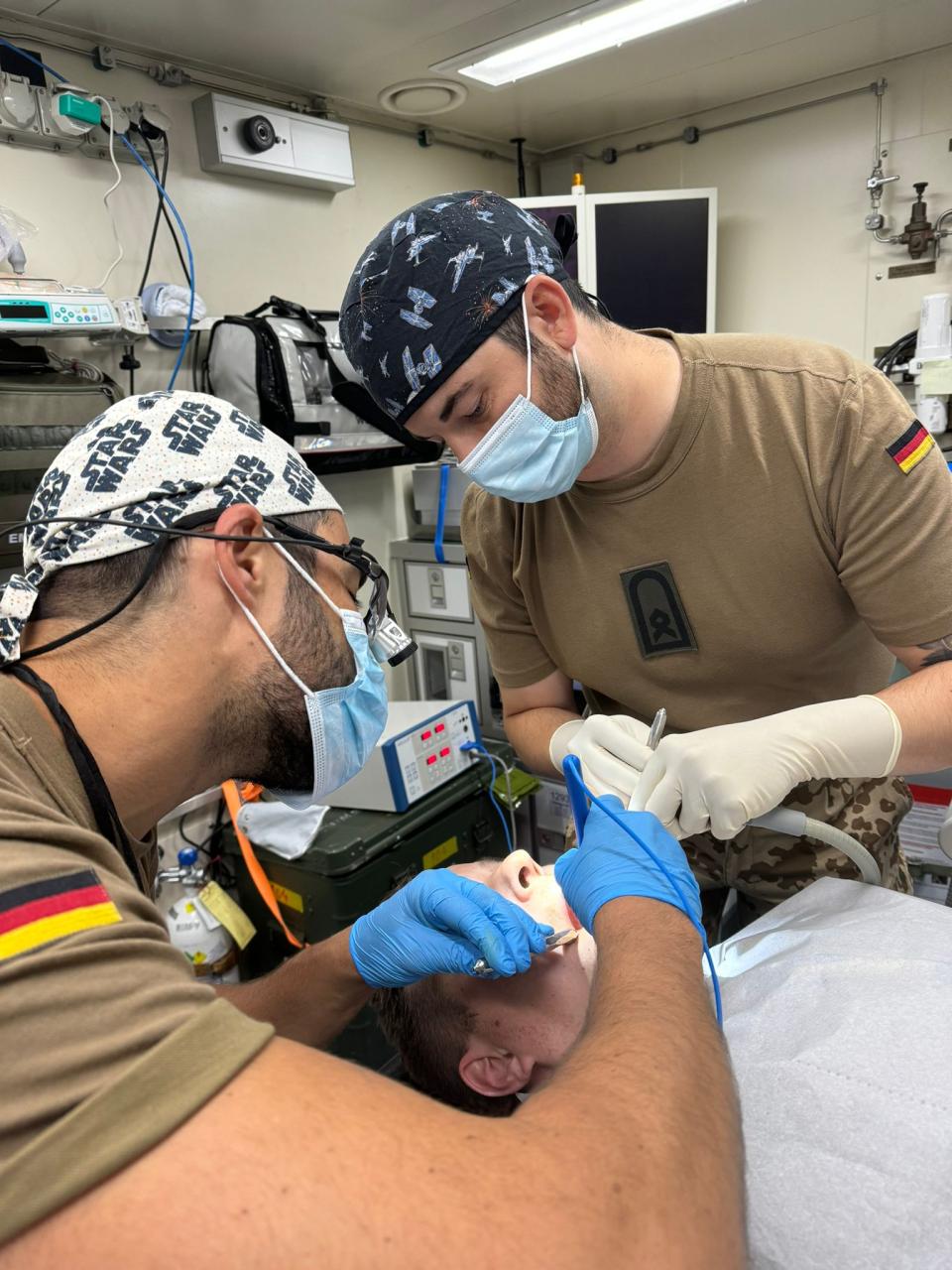 Oralchirurgische Behandlung eines Patienten